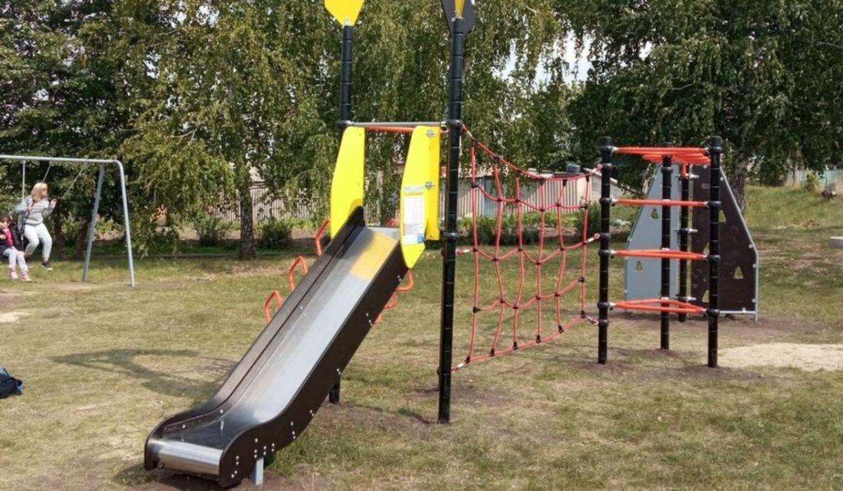 Воронежская область помогла установить детские площадки в подшефных районах ЛНР 