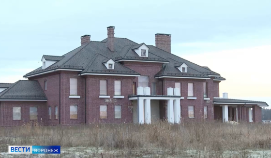 Суд вновь рассматривает дело о нелегальном коттедже на берегу Усманки в Воронеже