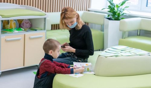 В Воронеже реабилитационные мероприятия для детей с ОВЗ проводят в домашних условиях 