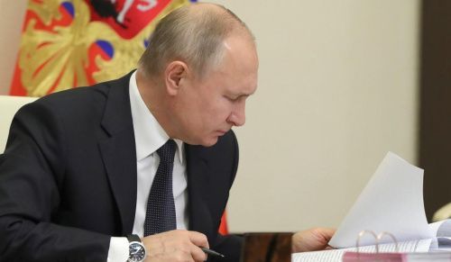 Президент России присвоил воронежцам государственные награды 