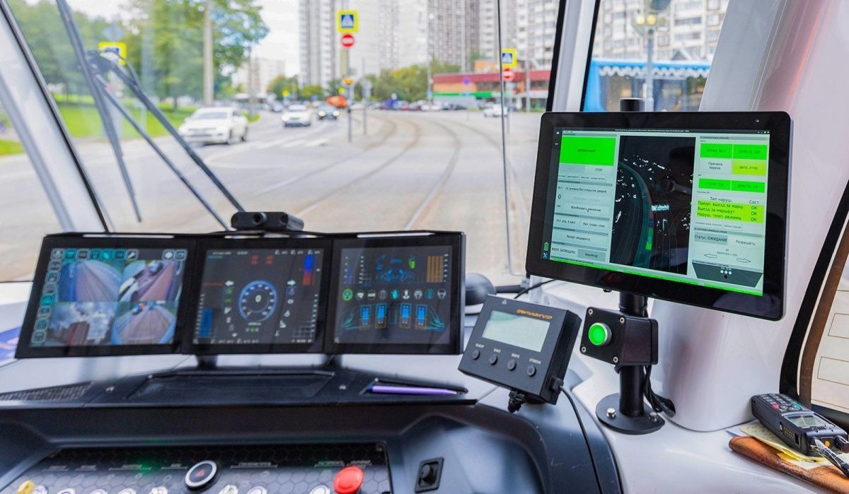 В России запущен первый беспилотный трамвай с автоматизированным управлением стрелками