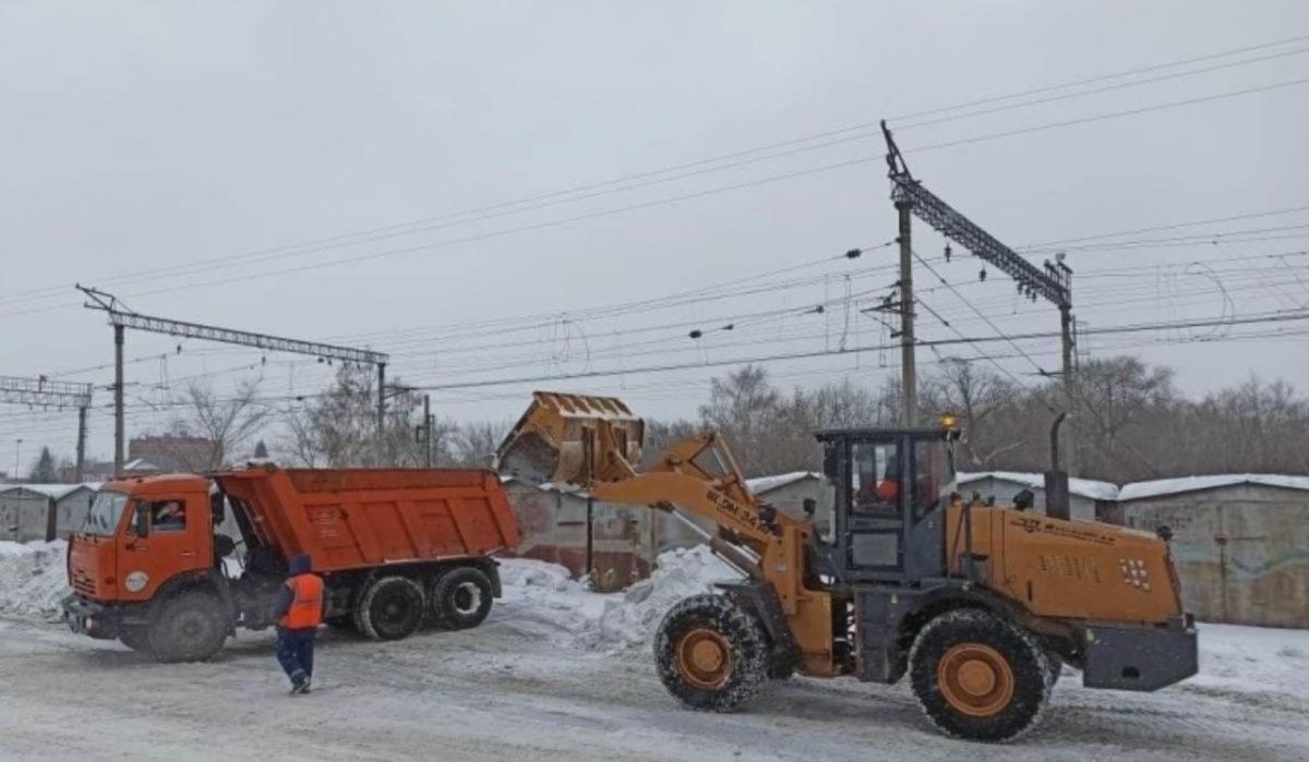 Мэрия Омска планирует закупить новую технику для уборки дорог зимой