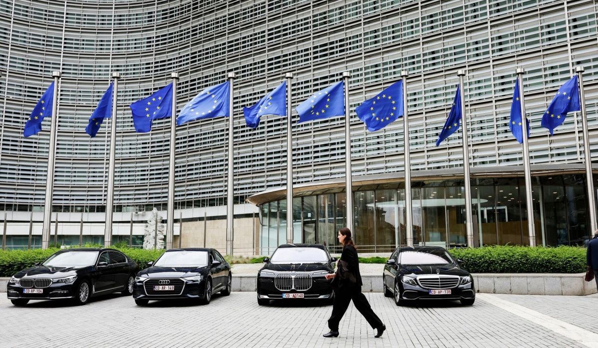 ЕС планирует запретить реэкспорт товаров в Россию через третьи страны