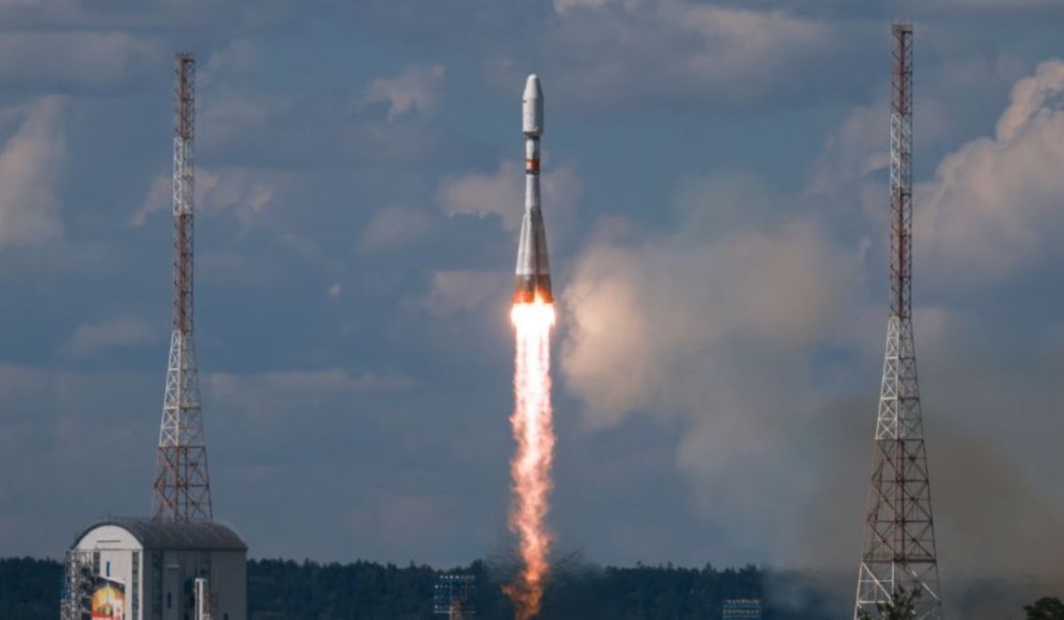 С Восточного стартовал &quot;Союз-2.1б&quot; с гелиогеофизическими аппаратами на борту