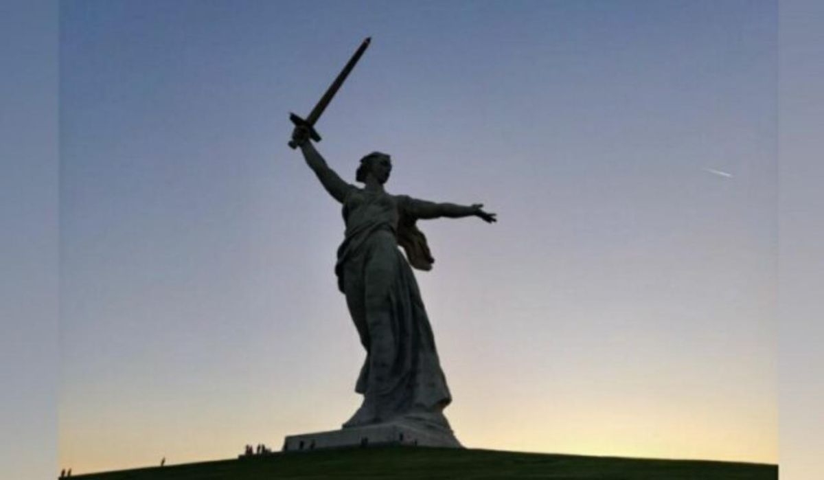 В Волгоградской области задержали девушку, осквернившую скульптуру &quot;Родина-мать зовет!&quot;