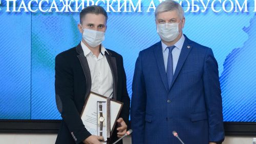Губернатор Воронежской области наградил граждан, помогавших пострадавшим после взрыва автобуса