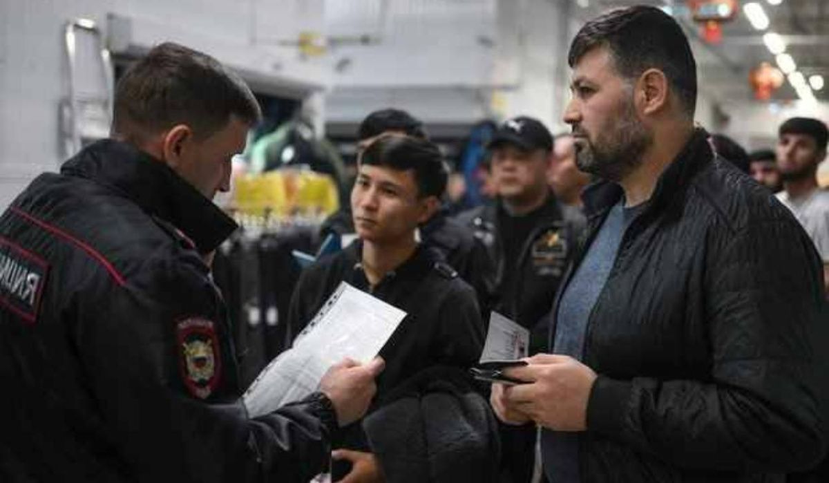 Путин увеличил срок легализации для мигрантов в России